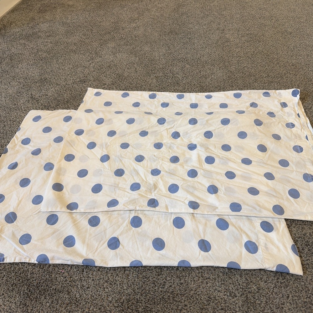 Garnet Hill Two Standard Pillowcases White/Blue Polka Dot Made in Portugal
